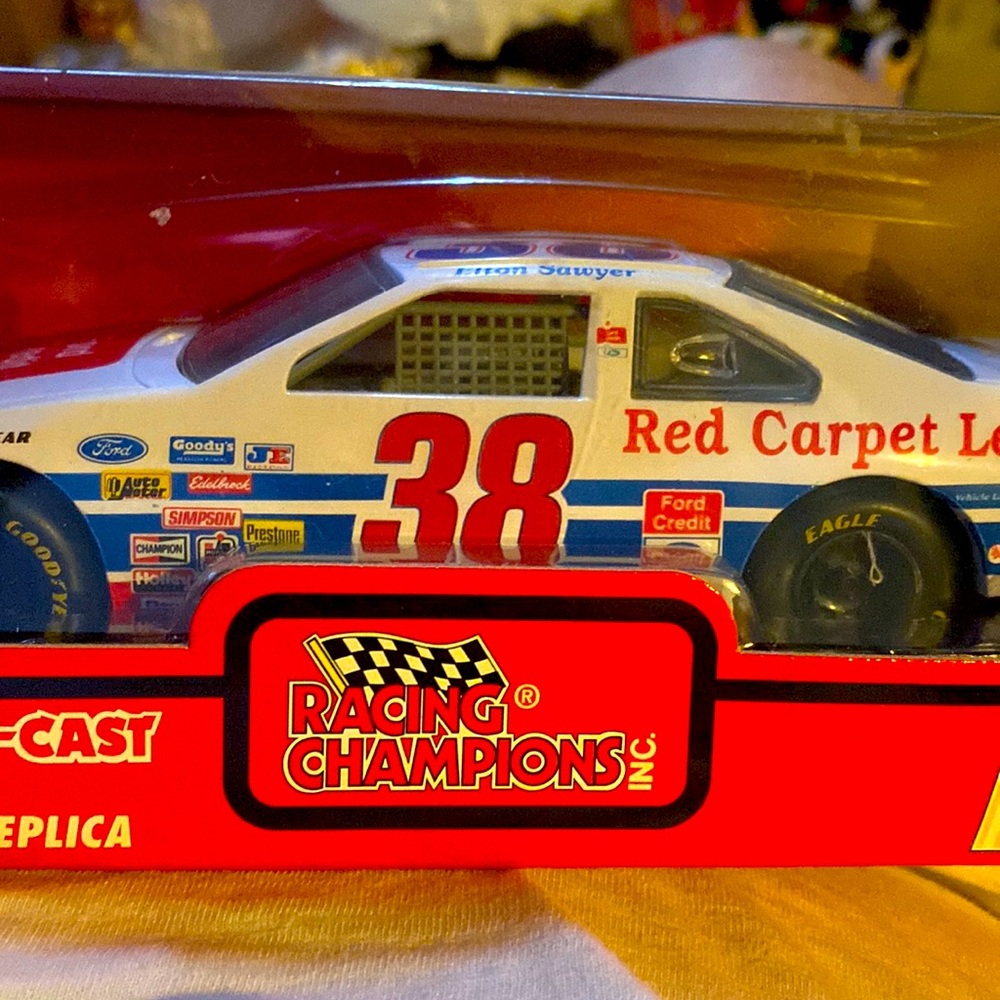 Vintage 1995 EDITION STOCH CAAR #38  1:24 Die Cast StockCar.Elton Sawyer.